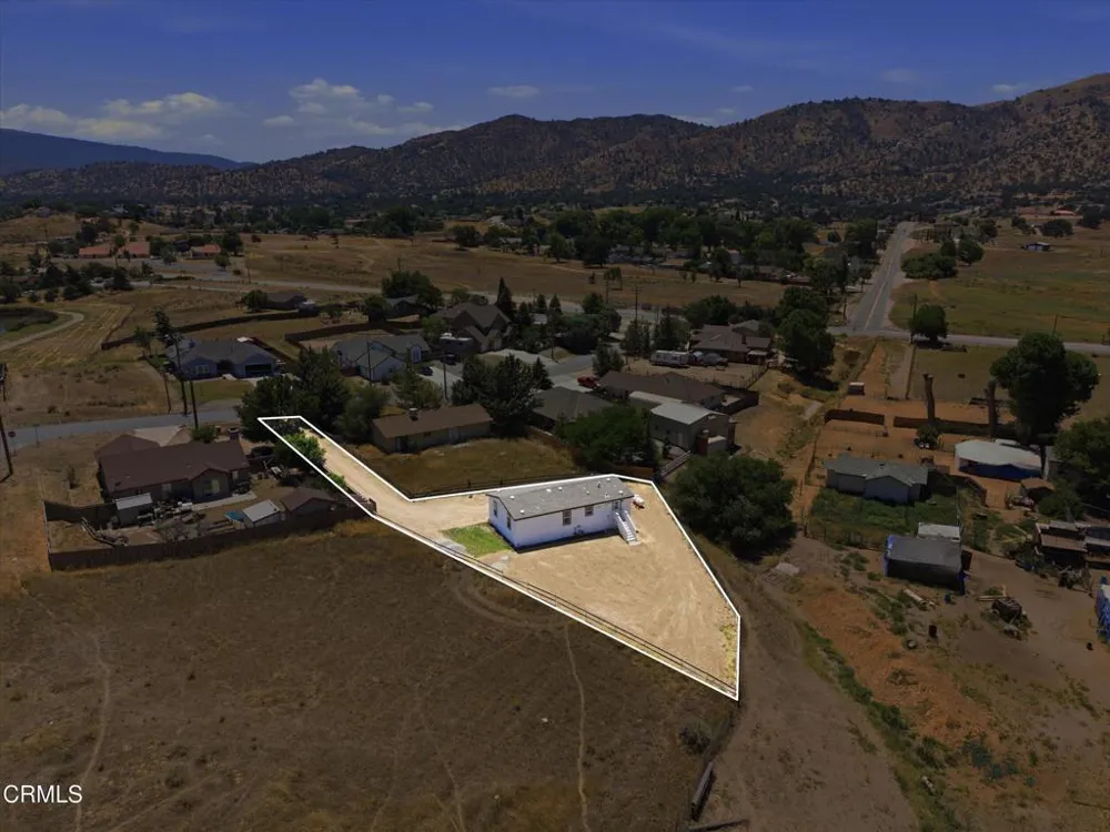 20405 Weston Avenue Tehachapi, CA 93561