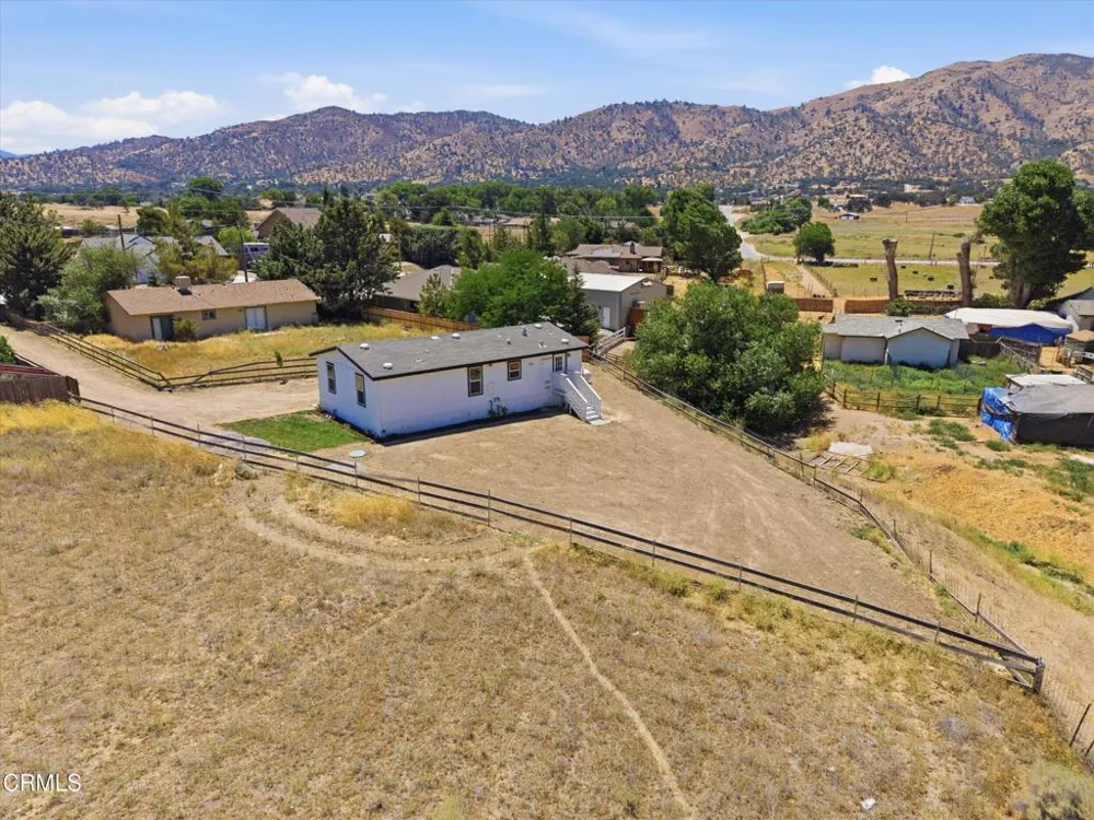 20405 Weston Avenue Tehachapi, CA 93561
