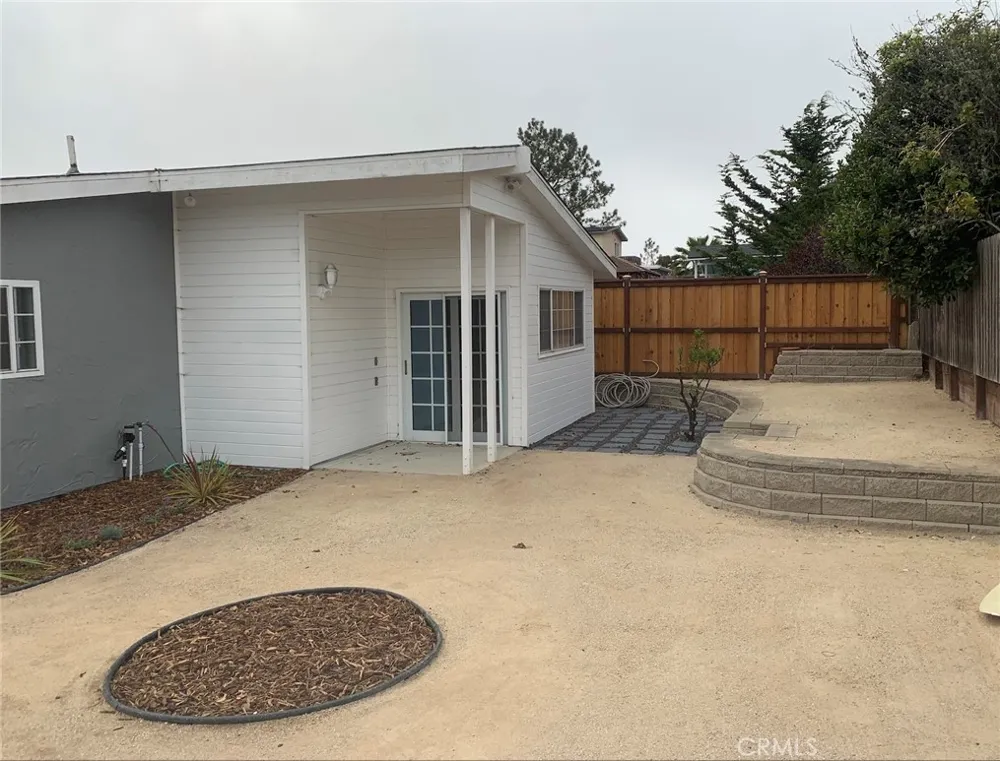 1668 11th Los Osos, CA 93402