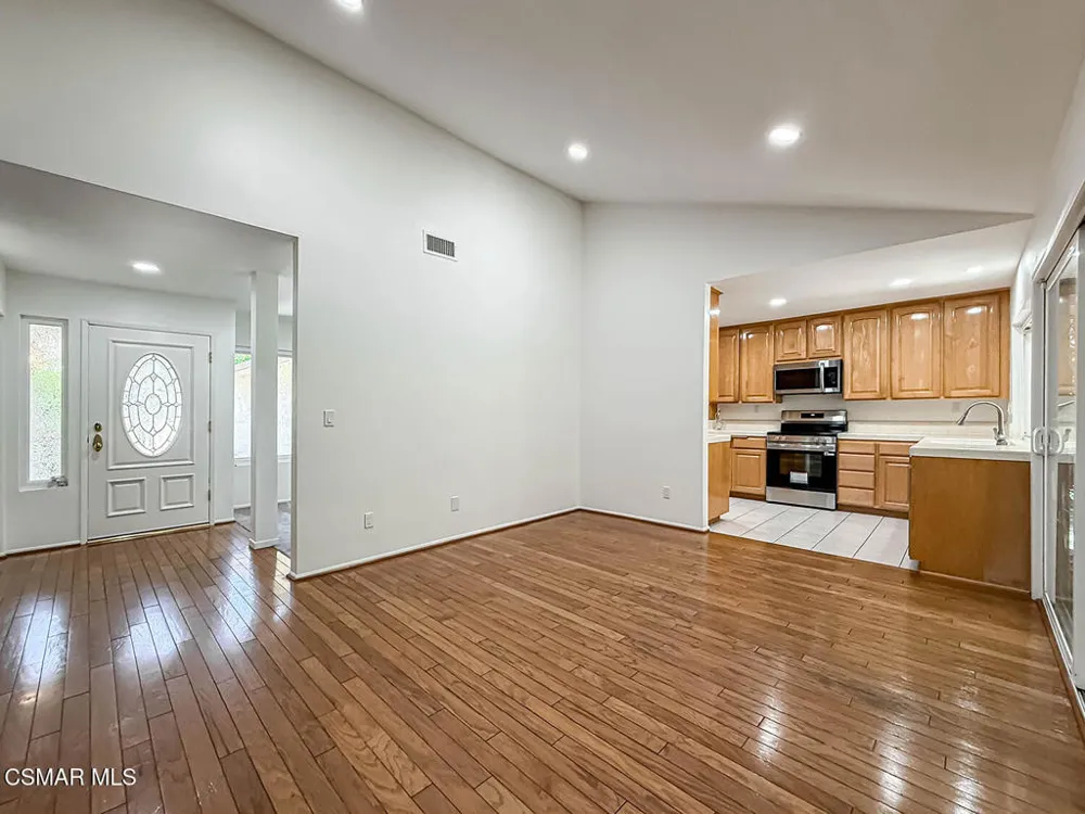 3761 Patrick Henry Place Agoura Hills, CA 91301