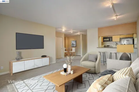 1085 Murrieta Blvd #205