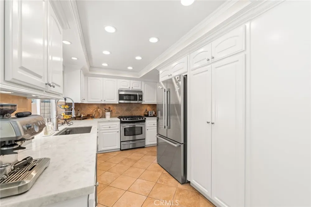 254 Las Riendas Fullerton, CA 92835
