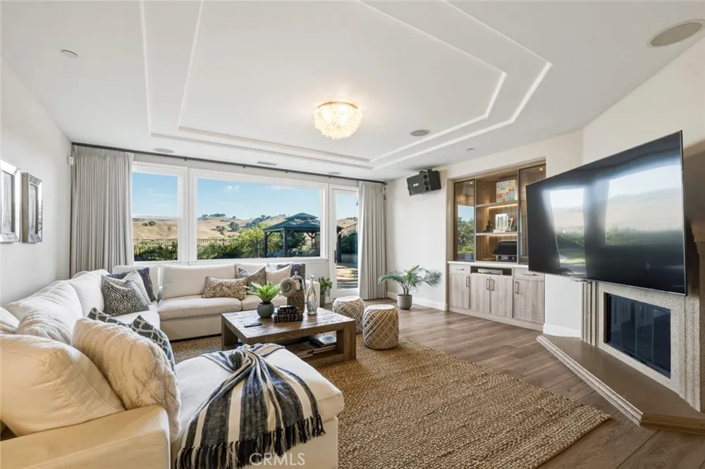 3035 Venezia Chino Hills, CA 91709