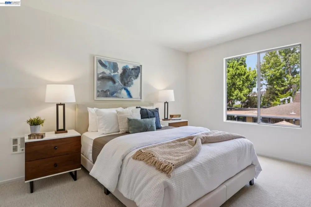 955 Shorepoint Ct #111 Alameda, CA 94501