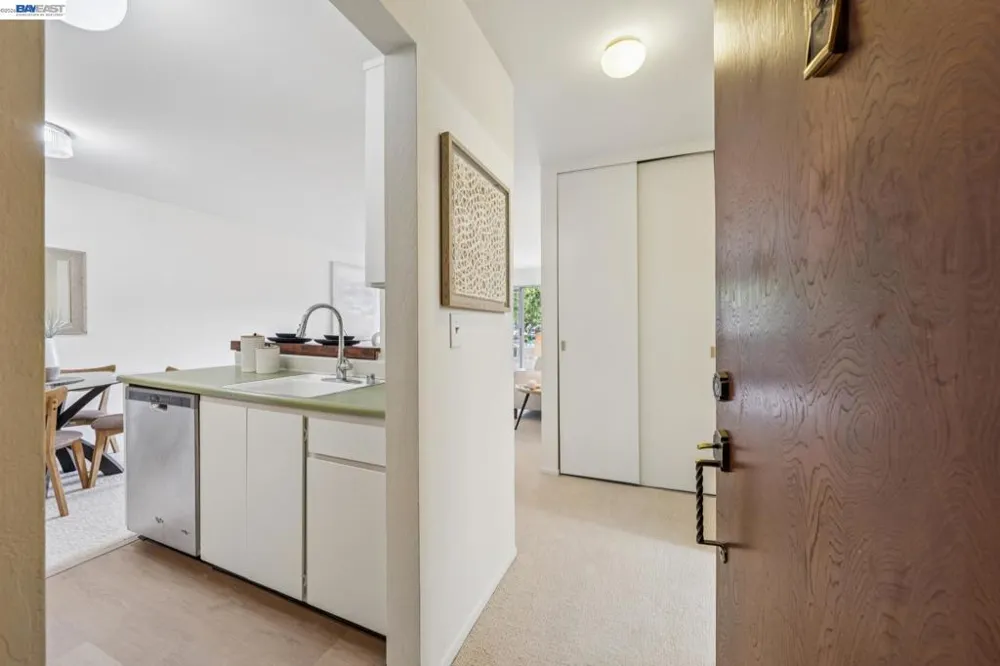 955 Shorepoint Ct #111 Alameda, CA 94501