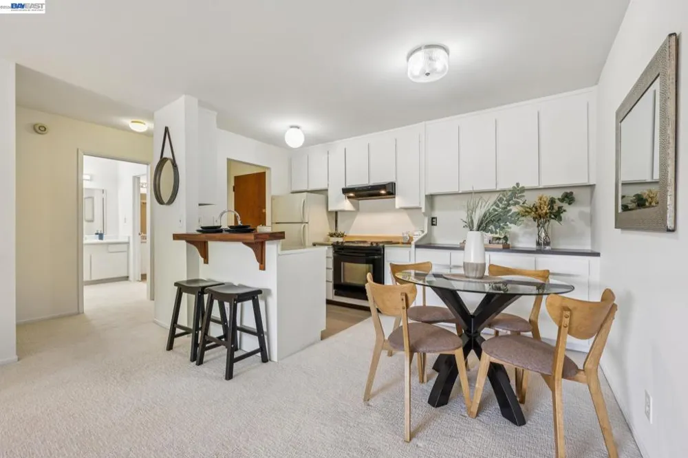 955 Shorepoint Ct #111 Alameda, CA 94501
