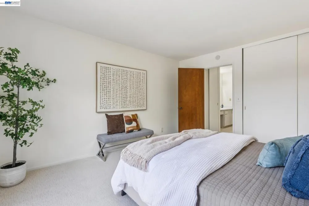 955 Shorepoint Ct #111 Alameda, CA 94501