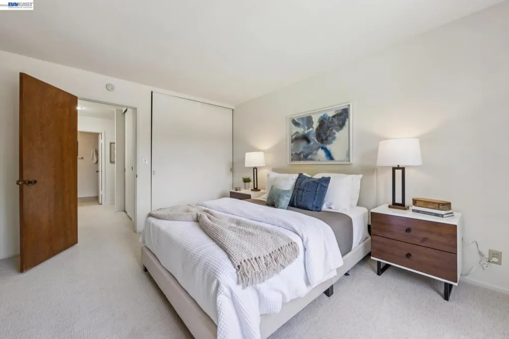 955 Shorepoint Ct #111 Alameda, CA 94501