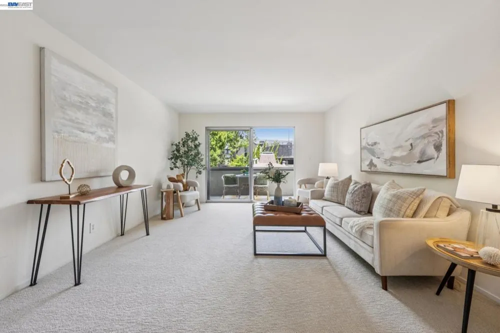 955 Shorepoint Ct #111 Alameda, CA 94501