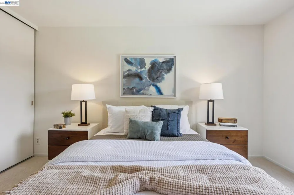 955 Shorepoint Ct #111 Alameda, CA 94501