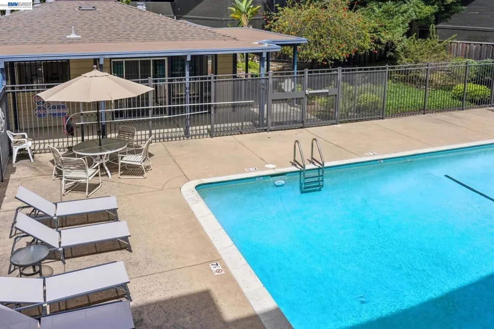 955 Shorepoint Ct #111 Alameda, CA 94501