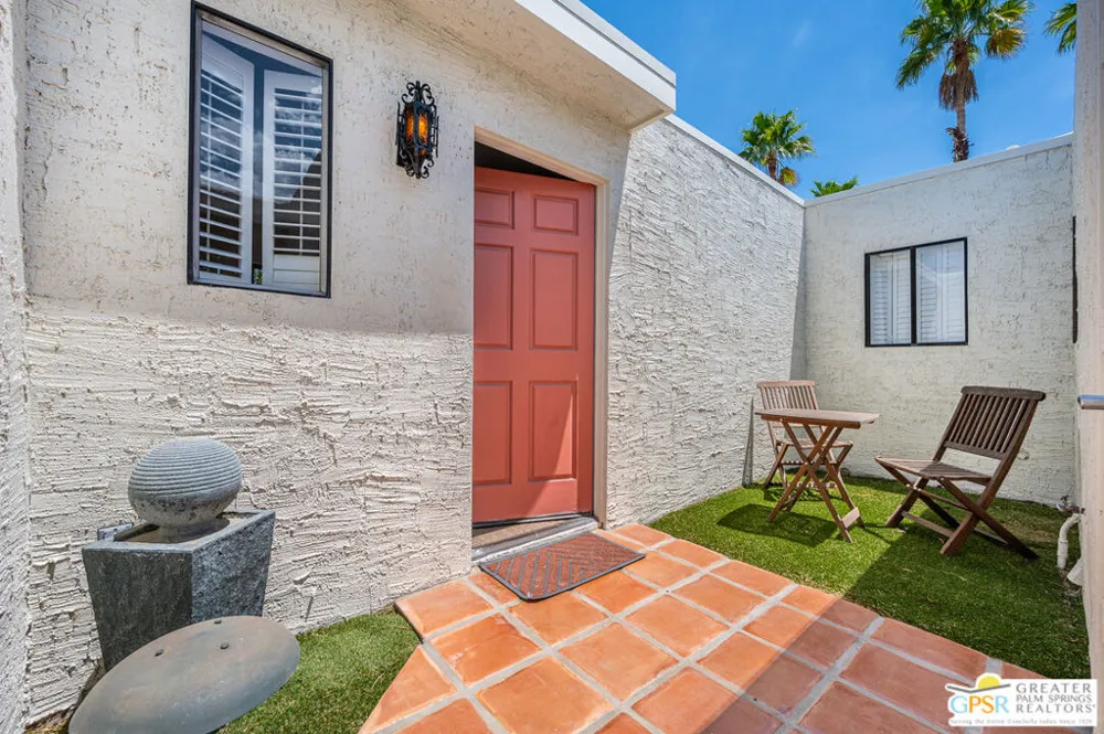 566 Sunset Way Palm Springs, CA 92262