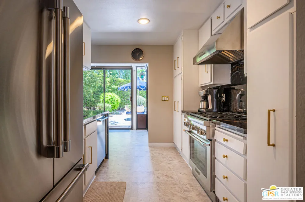 566 Sunset Way Palm Springs, CA 92262