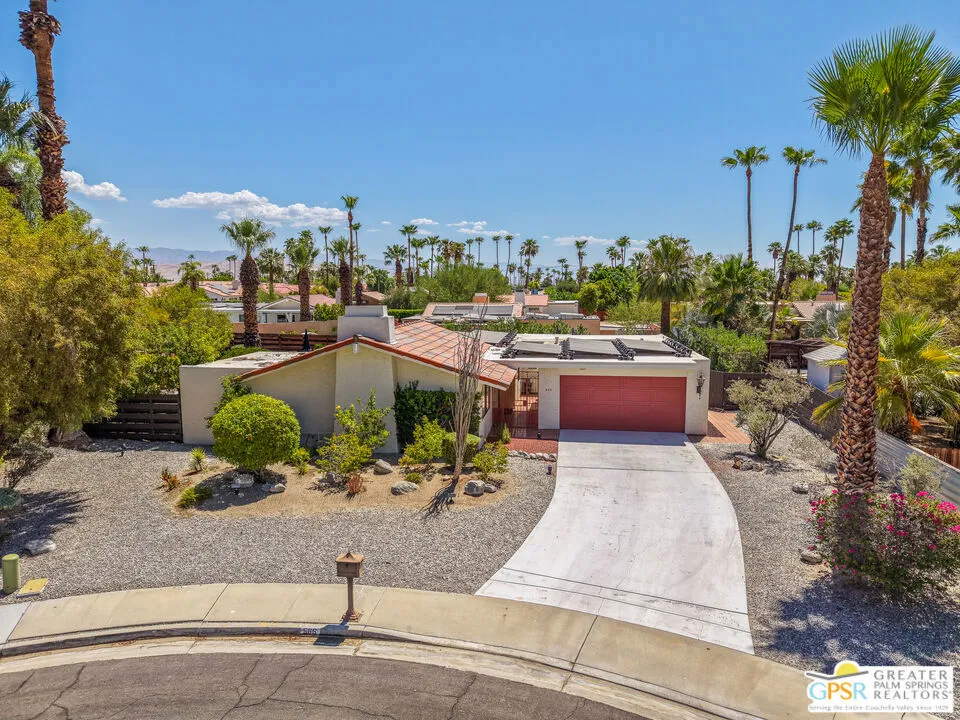 566 Sunset Way Palm Springs, CA 92262