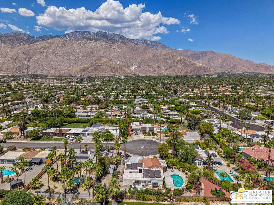 566 Sunset Way Palm Springs, CA 92262