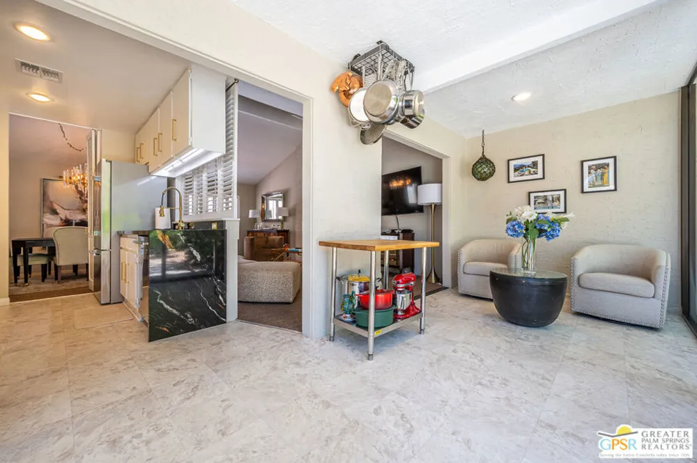 566 Sunset Way Palm Springs, CA 92262