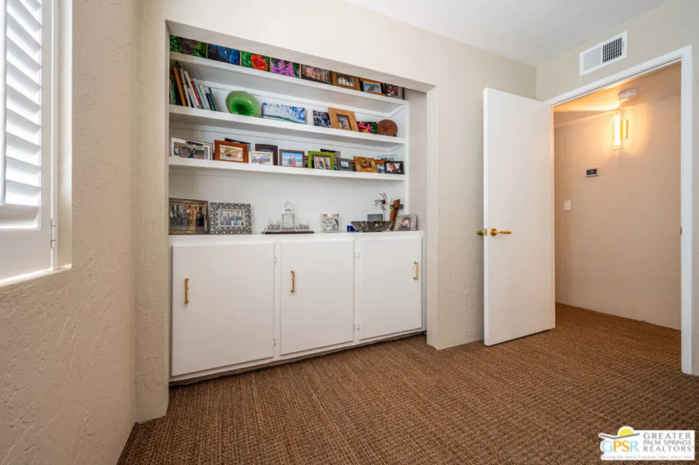 566 Sunset Way Palm Springs, CA 92262