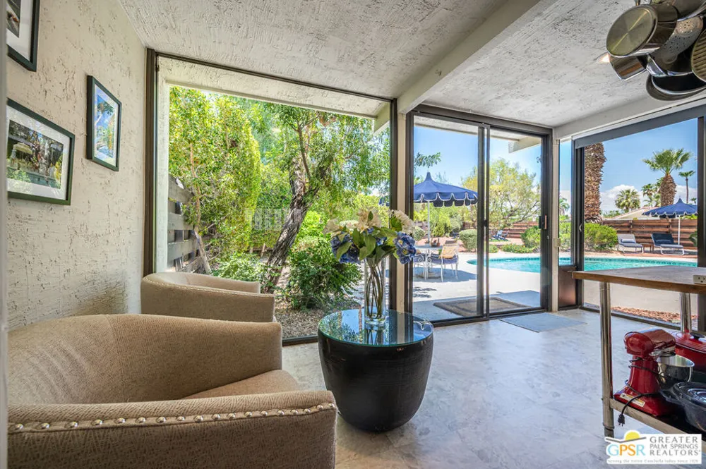 566 Sunset Way Palm Springs, CA 92262