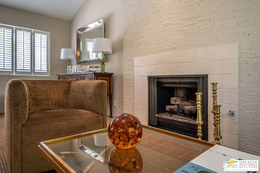 566 Sunset Way Palm Springs, CA 92262