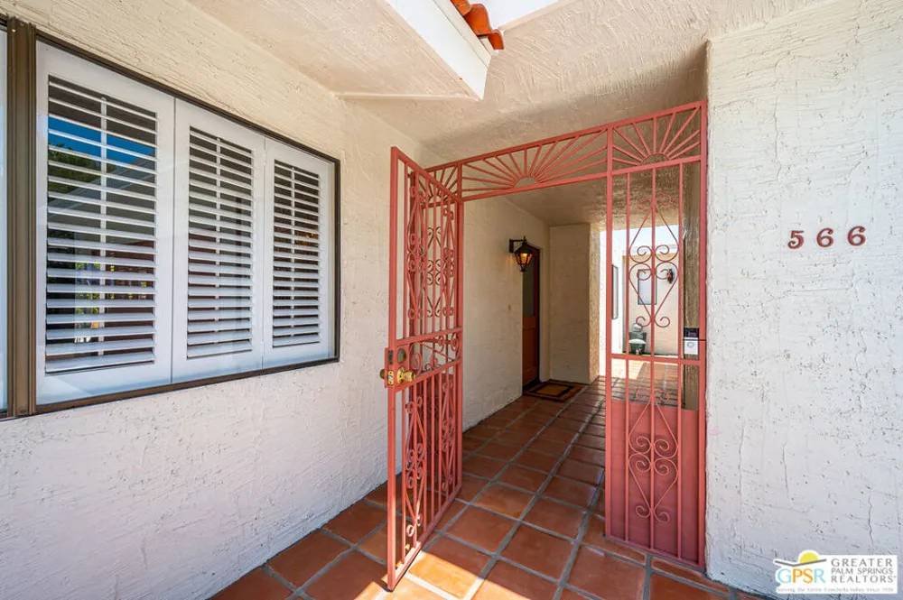 566 Sunset Way Palm Springs, CA 92262