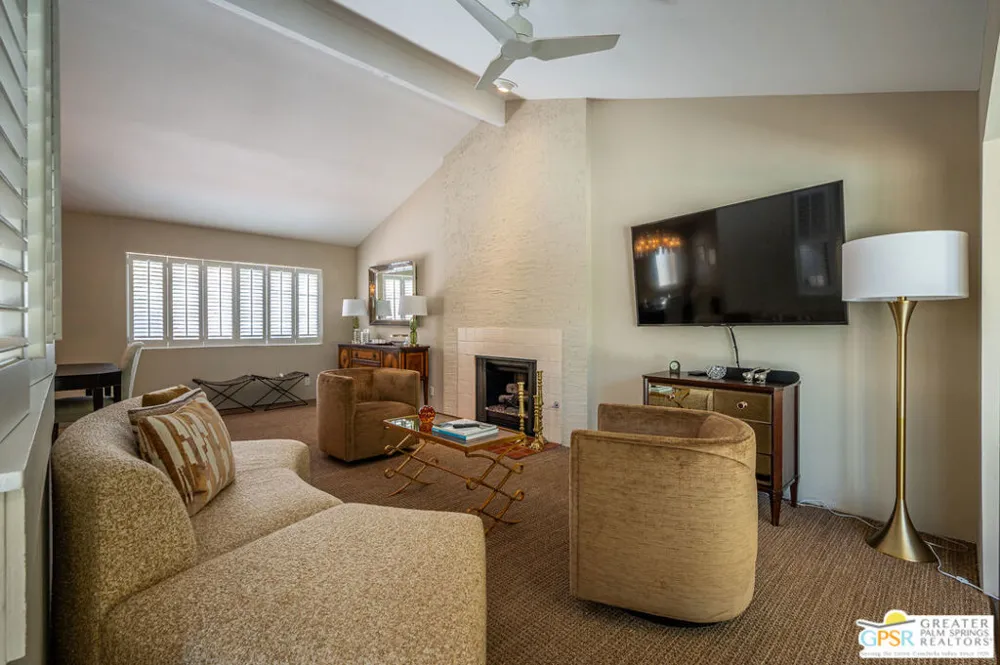 566 Sunset Way Palm Springs, CA 92262