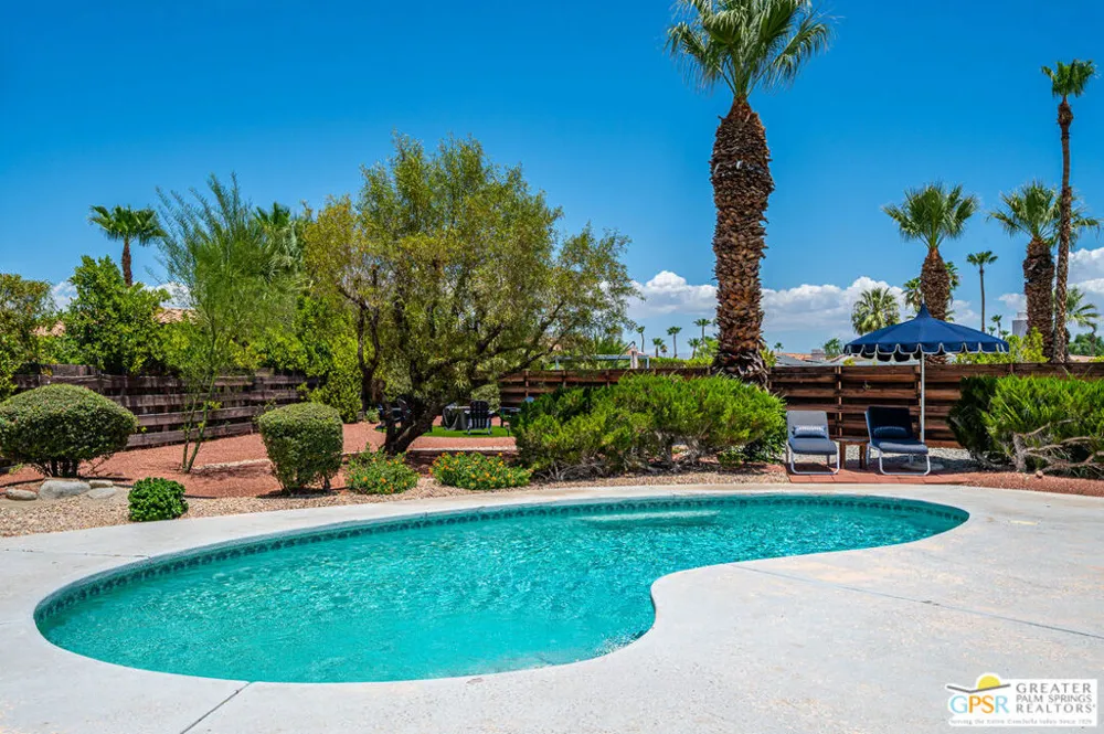 566 Sunset Way Palm Springs, CA 92262