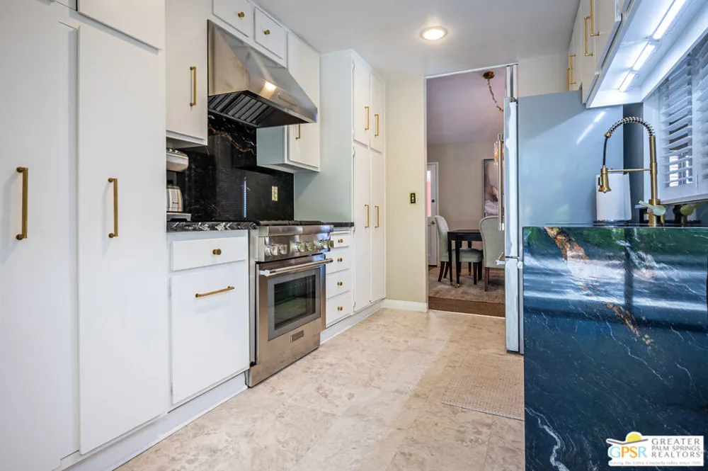 566 Sunset Way Palm Springs, CA 92262
