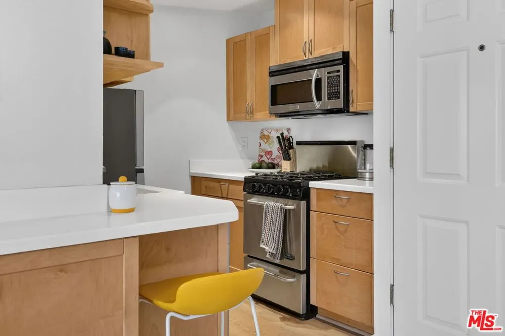 2045 4th Street #301B Santa Monica, CA 90405
