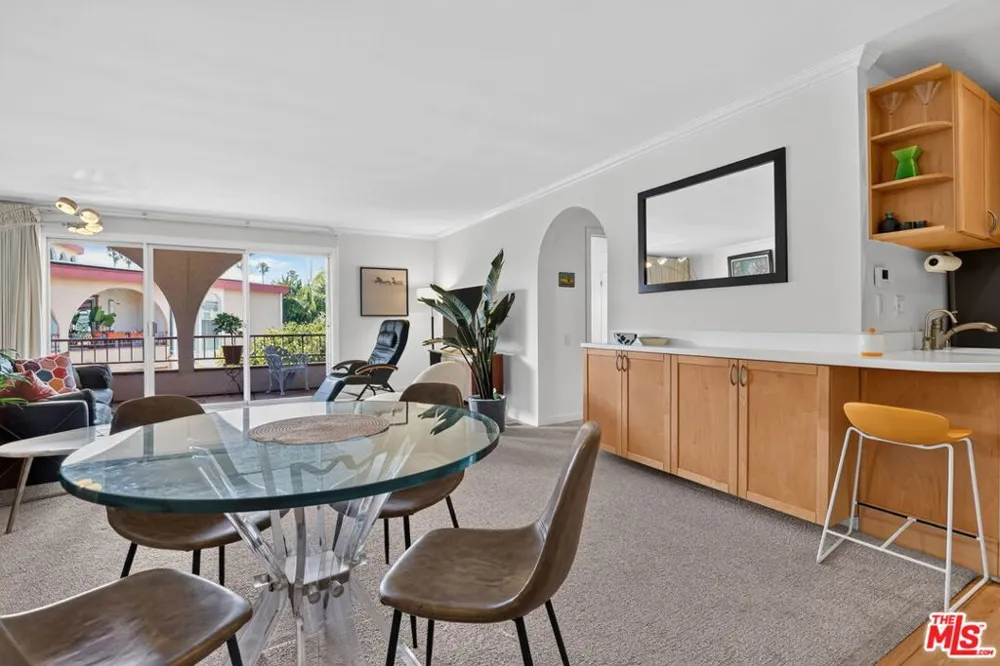 2045 4th Street #301B Santa Monica, CA 90405