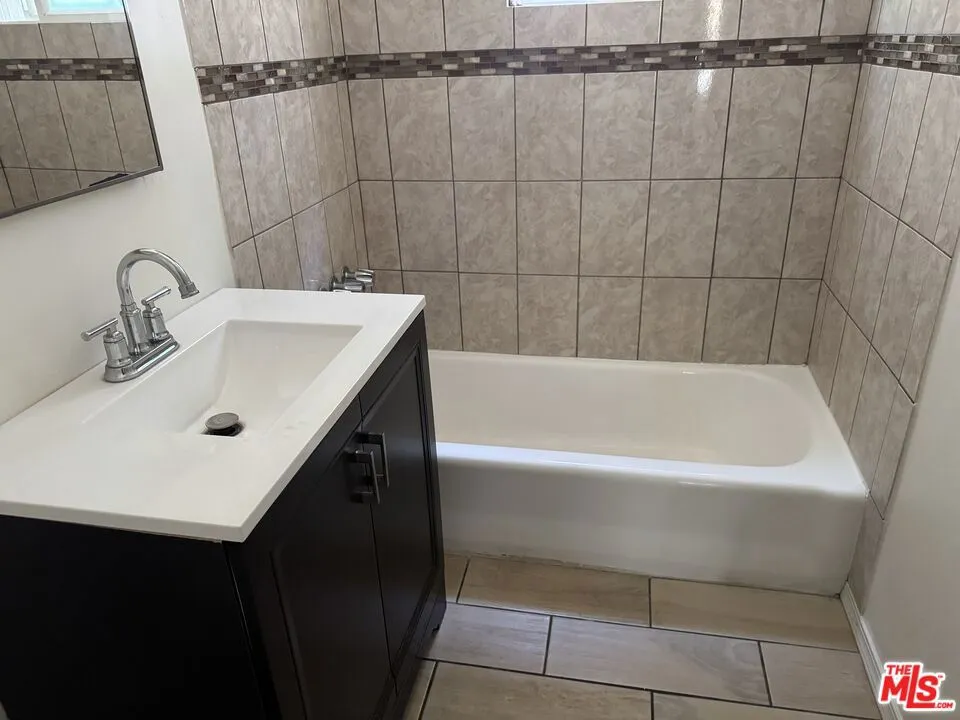 10630 Crenshaw Boulevard #3 Inglewood, CA 90303
