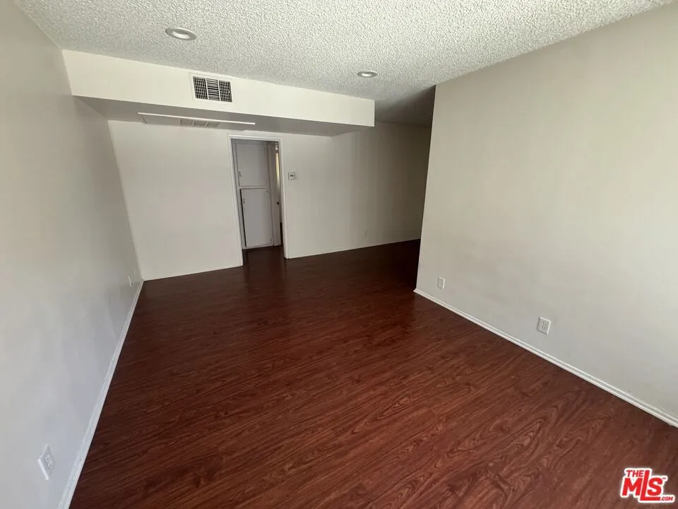 10630 Crenshaw Boulevard #3 Inglewood, CA 90303