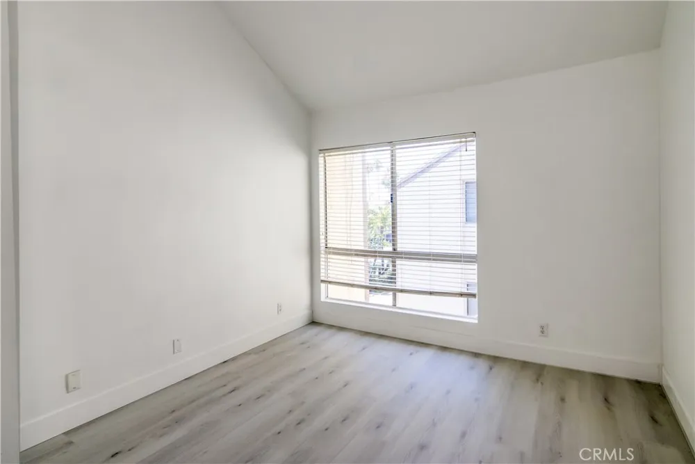 20253 Keswick Street #318 Winnetka, CA 91306