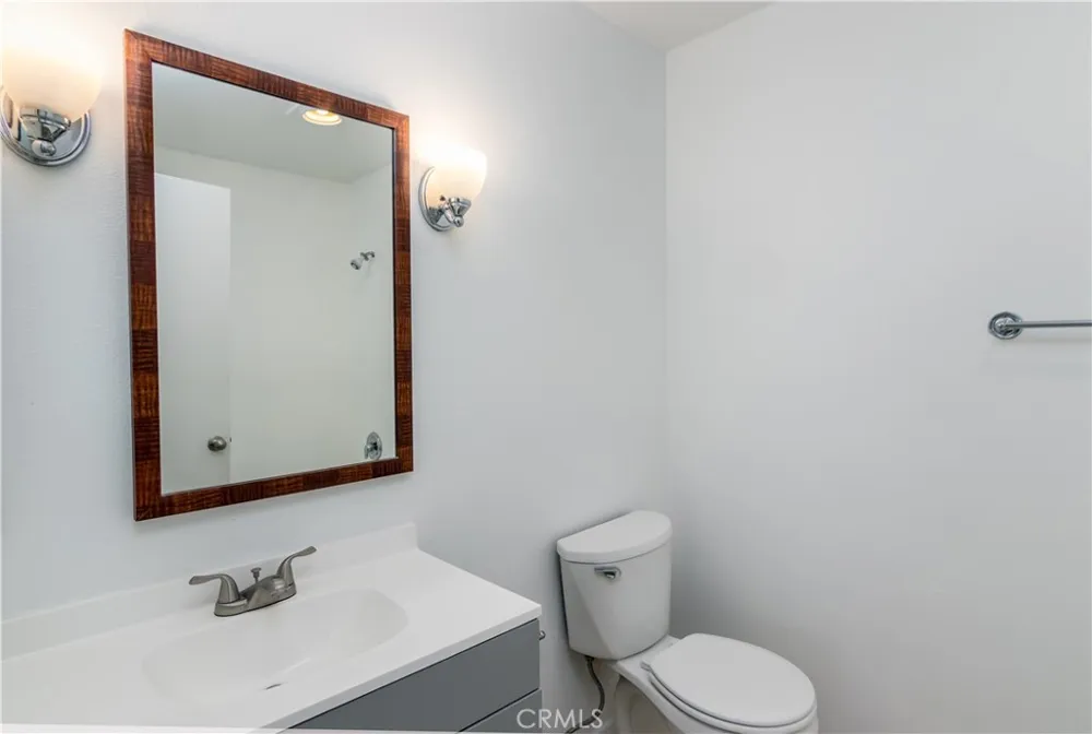 20253 Keswick Street #318 Winnetka, CA 91306