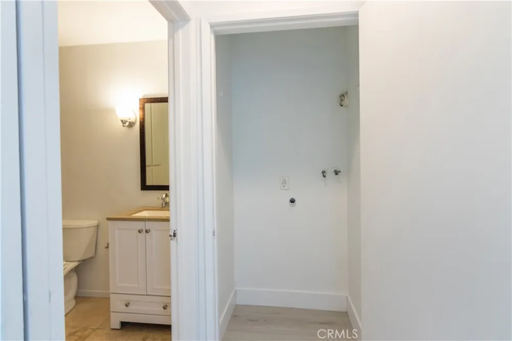 20253 Keswick Street #318 Winnetka, CA 91306