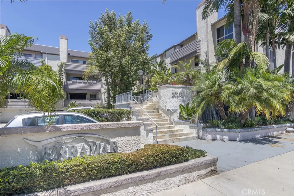 20253 Keswick Street #318 Winnetka, CA 91306