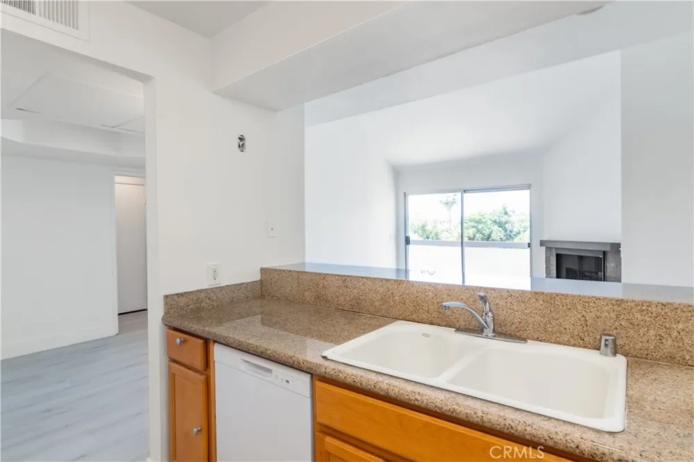20253 Keswick Street #318 Winnetka, CA 91306