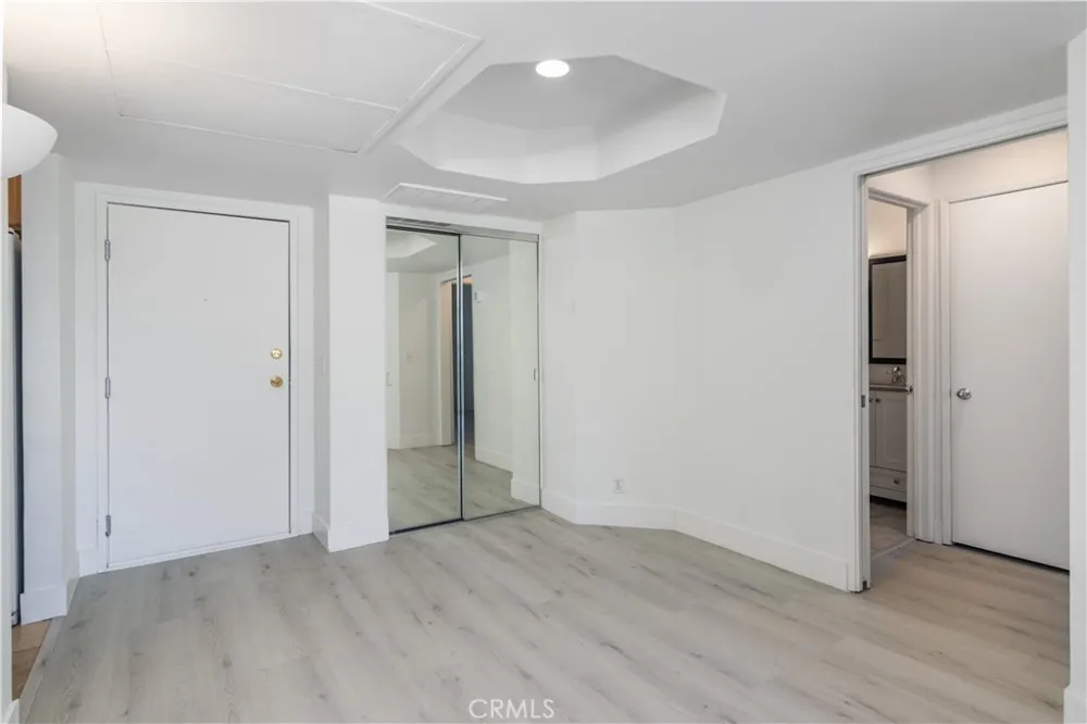 20253 Keswick Street #318 Winnetka, CA 91306