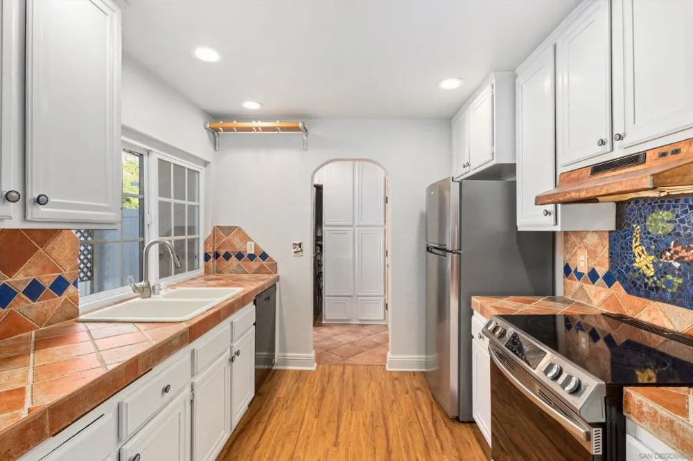 1248 Evergreen Dr Encinitas, CA 92007