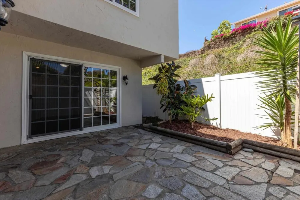 1248 Evergreen Dr Encinitas, CA 92007
