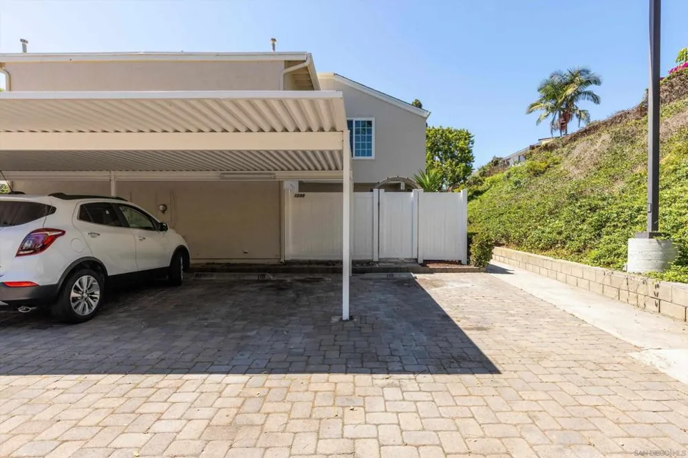 1248 Evergreen Dr Encinitas, CA 92007