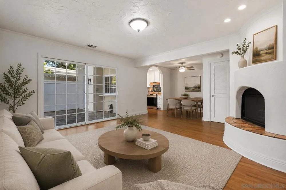 1248 Evergreen Dr Encinitas, CA 92007