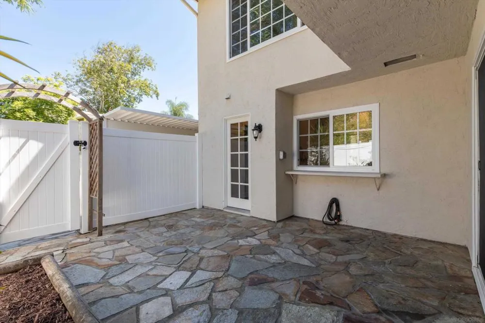 1248 Evergreen Dr Encinitas, CA 92007