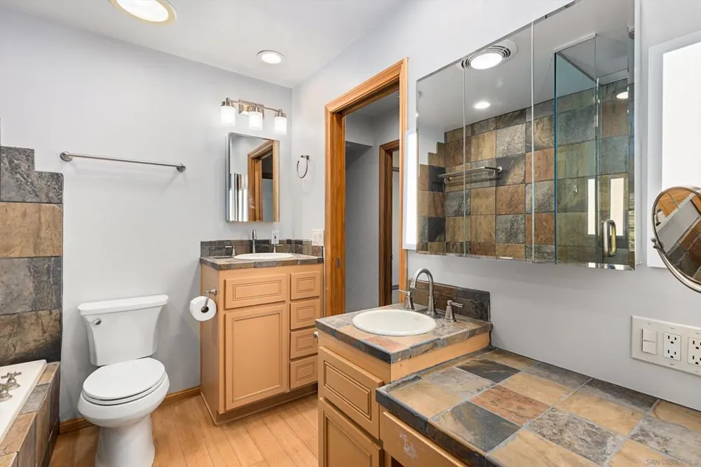 1248 Evergreen Dr Encinitas, CA 92007