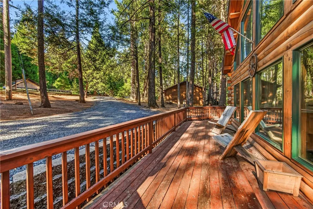 6072 Guilford Magalia, CA 95954