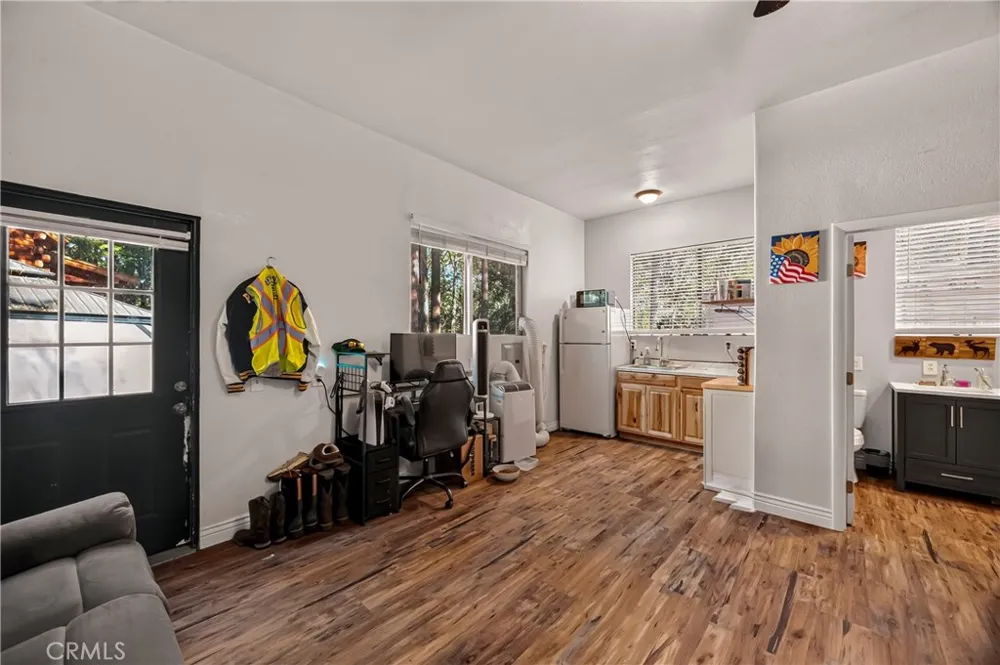 6072 Guilford Magalia, CA 95954