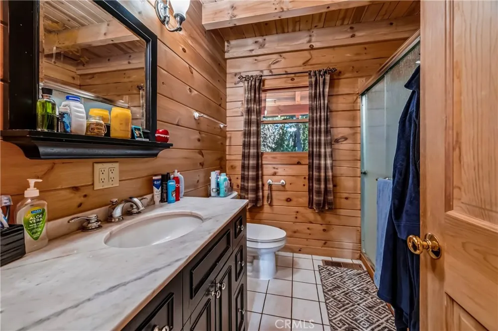 6072 Guilford Magalia, CA 95954