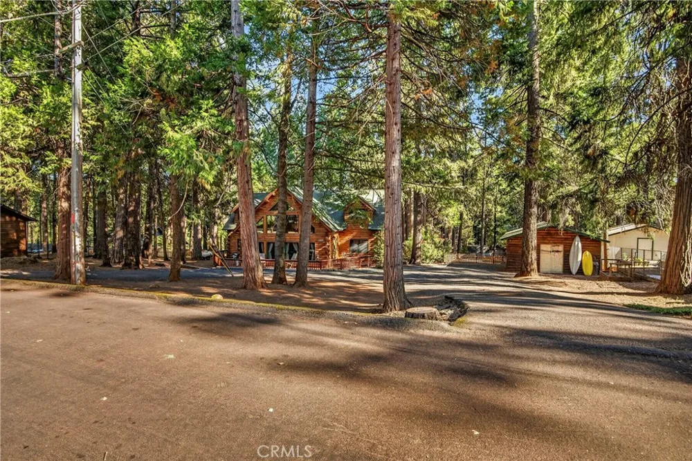 6072 Guilford Magalia, CA 95954