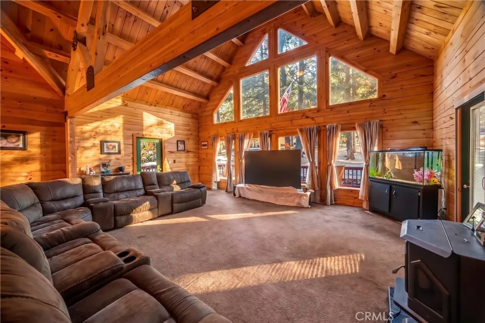6072 Guilford Magalia, CA 95954