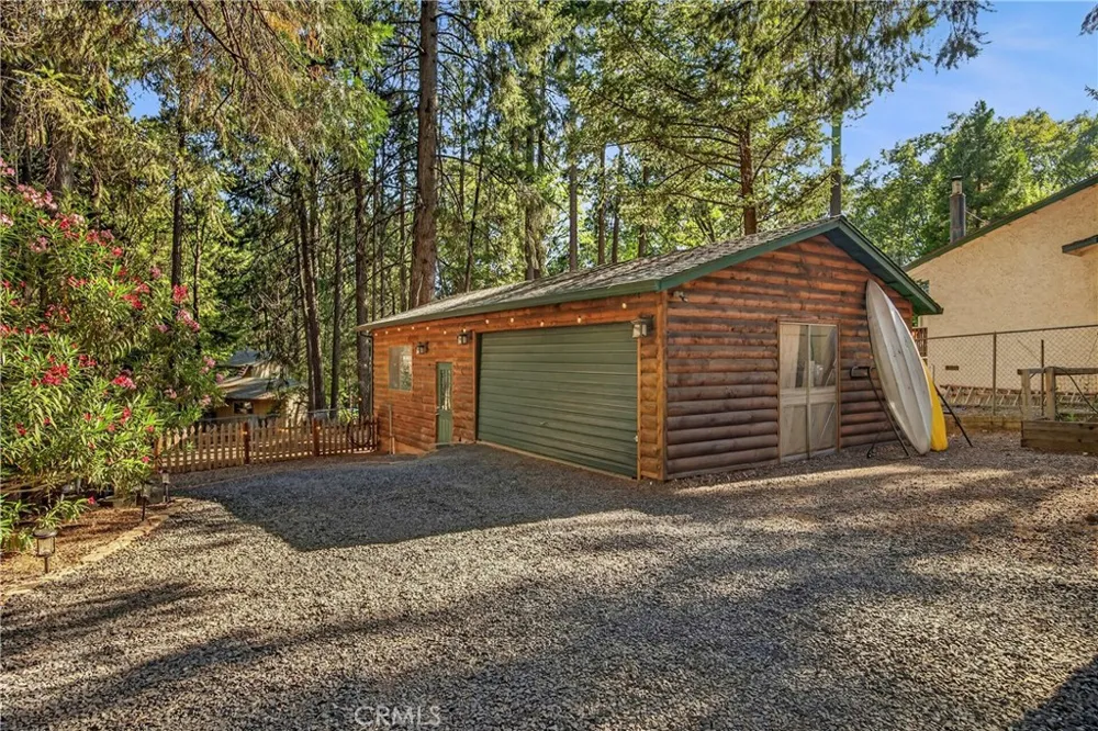 6072 Guilford Magalia, CA 95954