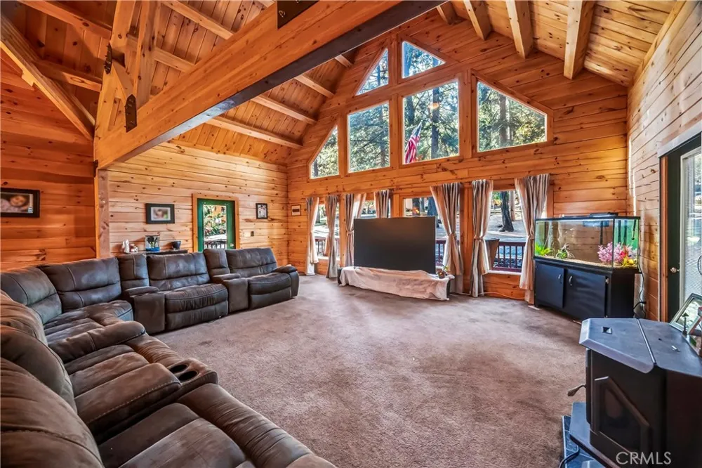 6072 Guilford Magalia, CA 95954